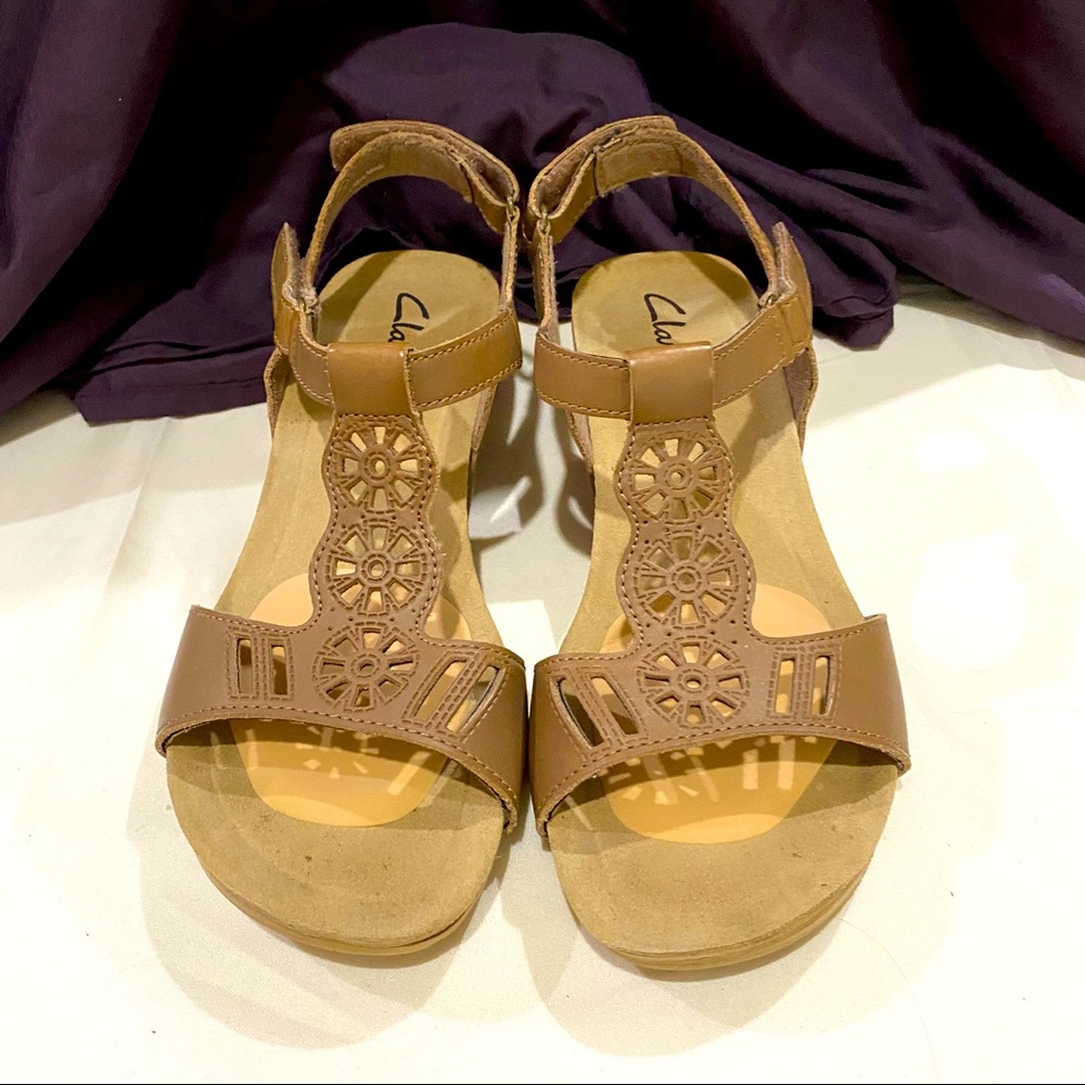 Clarks Alto Gail Q Sandal Beige Size 7M EUC